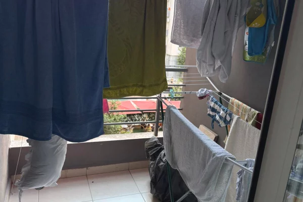 Shtepi ne shitje Papafingo(kati i catise) ne Tirane, 2+1, Mobilimi E mobiluar, Pagesa 155,000  Euro.