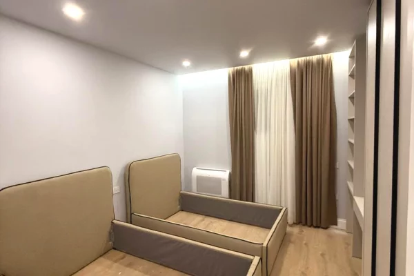 Shtepi ne shitje Apartament ne Tirane, 2+1, Mobilimi E mobiluar, Pagesa 160,640  Euro.