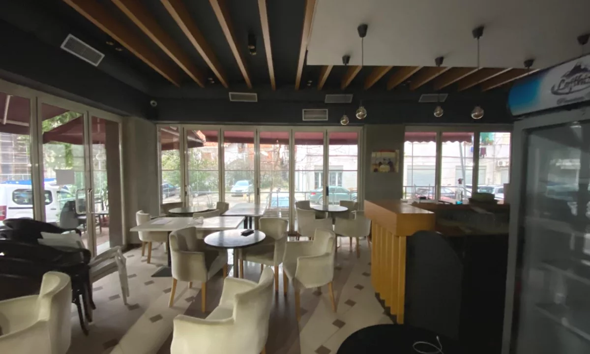 Jepet me qera Lokal ne 5 Maj