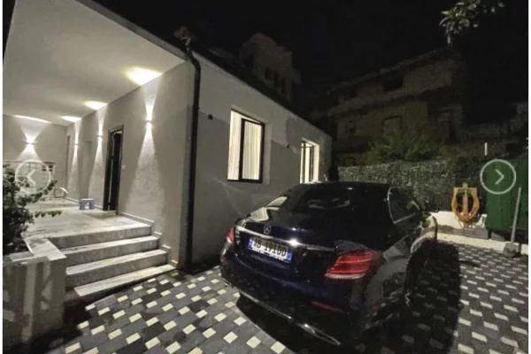 Shtepi me qera Shtepi Private ne Tirane, 1+1, Mobilimi E mobiluar, Pagesa 60,000  Leke.