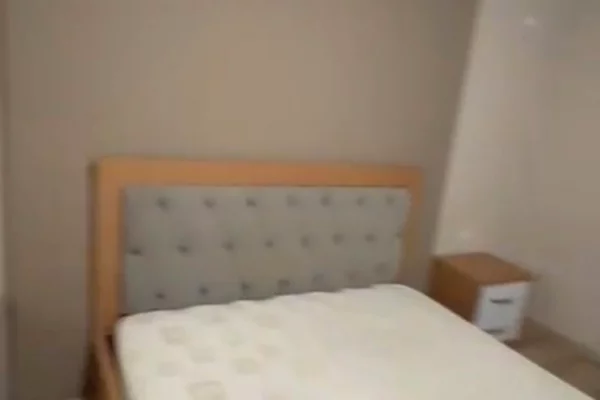 Shtepi me qera 2+1 ne Tirane - 400 Euro