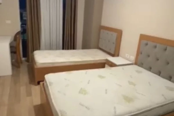 Shtepi me qera Apartament ne Tirane, 2+1, Mobilimi E mobiluar, Pagesa 400  Euro.