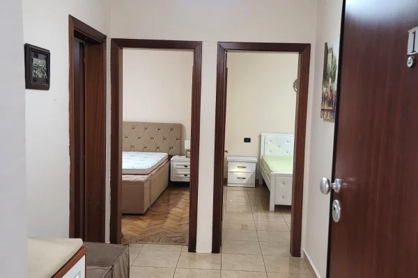 Shtepi me qera Apartament ne Tirane, 2+1, Mobilimi E mobiluar, Pagesa 65,000  Leke.