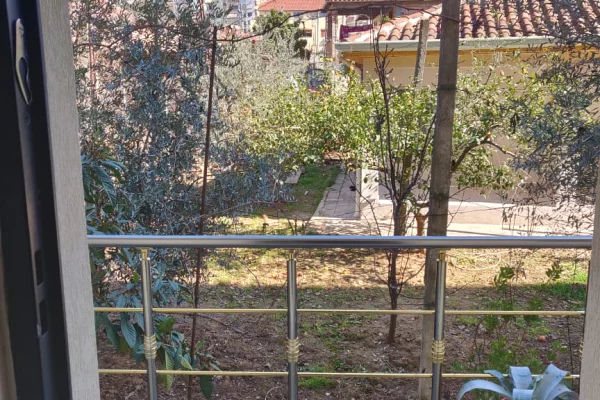 Shtepi me qera 2+1 ne Tirane - 65,000 Leke