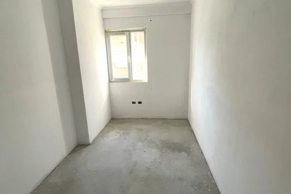 Shtepi ne shitje Apartament ne Tirane, 2+1, Mobilimi Bosh, pa mobiluar, Pagesa 78,000,000  Leke.