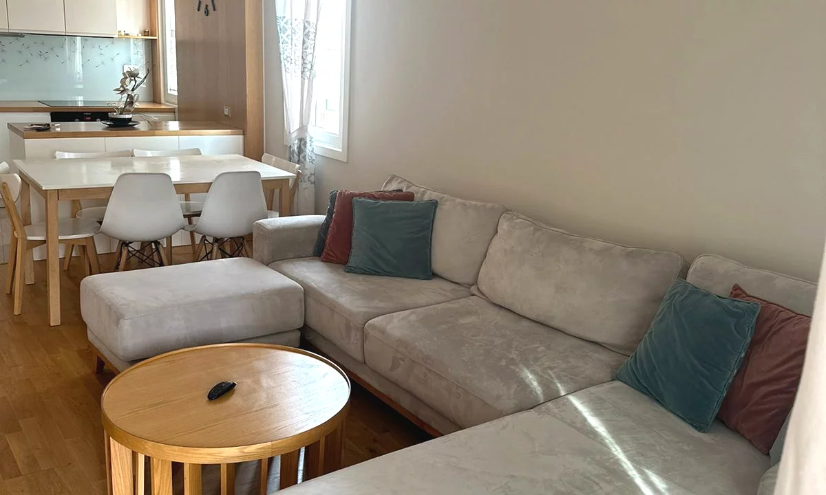 Shtepi me qera Apartament ne Tirane, 3+1, Mobilimi E mobiluar, Pagesa 150,000  Leke.