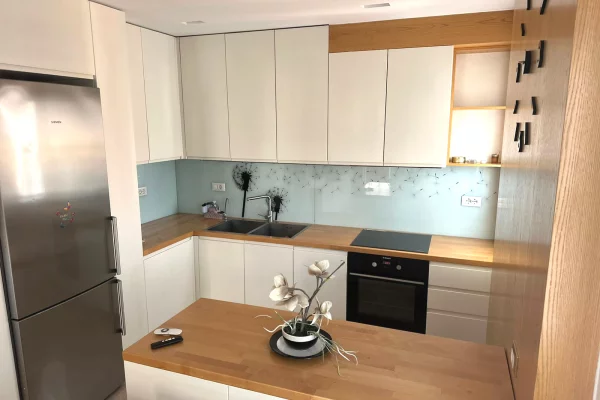 Shtepi me qera 3+1 ne Tirane - 150,000 Leke