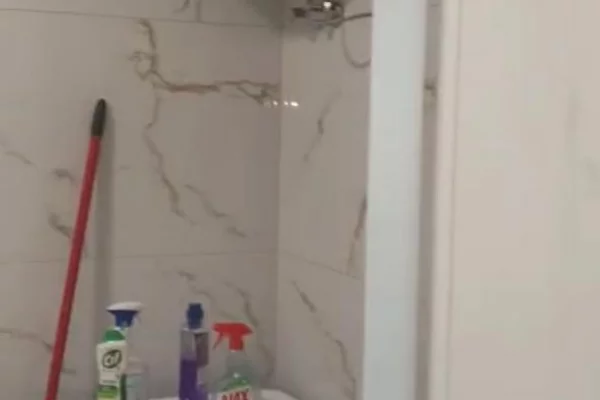 Shtepi me qera Apartament ne Tirane, 2+1, Mobilimi E mobiluar, Pagesa 50,000  Leke.