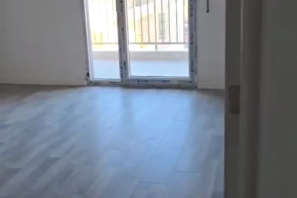 Shtepi me qera Apartament ne Tirane, 2+1, Mobilimi Bosh, pa mobiluar, Pagesa 35,000  Leke.