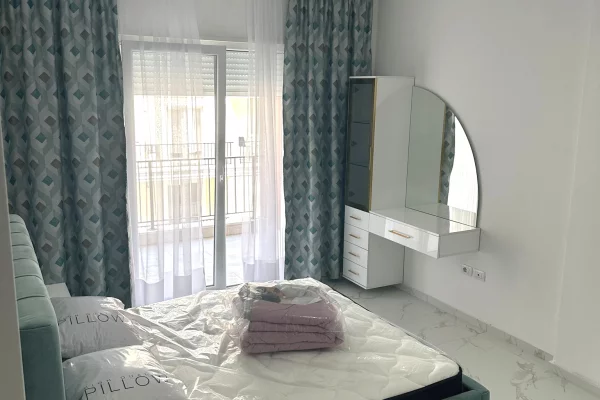 Shtepi me qera Apartament ne Tirane, 2+1, Mobilimi E mobiluar, Pagesa 45,000  Leke.