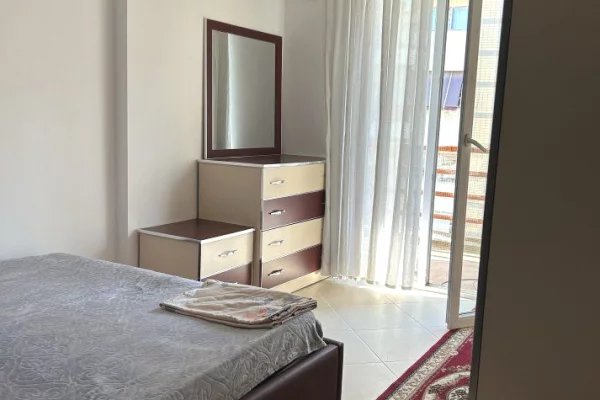 Shtepi me qera 1+1 ne Tirane - 40,000 Leke