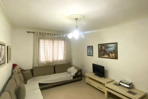 Shtepi ne shitje 2+1 ne Tirane - 55,000,000 Leke