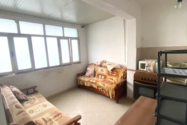 Shtepi ne shitje Papafingo(kati i catise) ne Tirane, 2+1, Mobilimi E mobiluar, Pagesa 55,000,000  Leke.