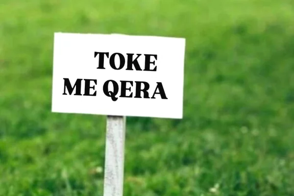 Truall ose Toke  ne Tirane - 500 Euro