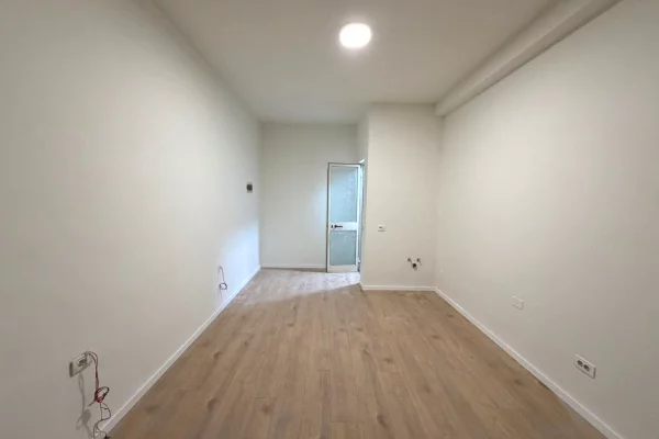 Jepet me qera Dyqan tek Sheshi Willson/550 euro