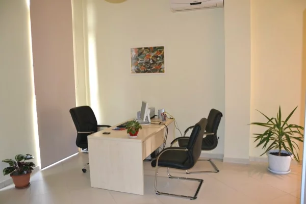 Business Property for Rent 3+1 in Tirana - 500 Euro