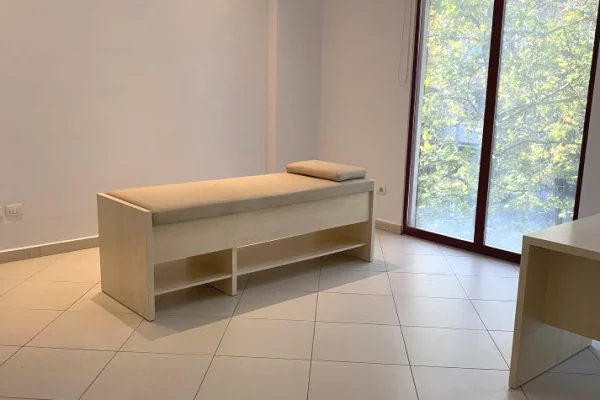 Business Property for Rent 3+1 in Tirana - 500 Euro