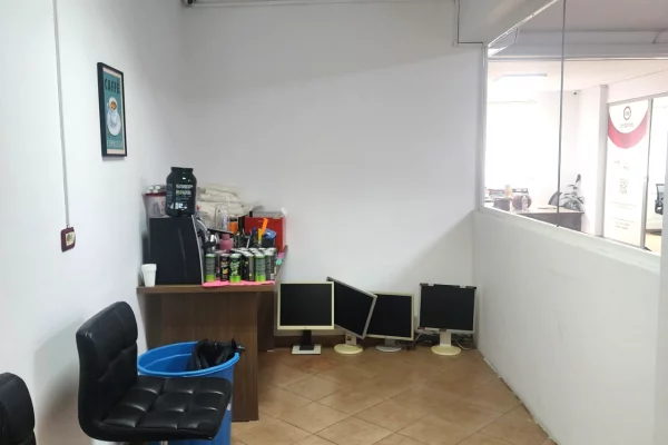 Business Property for Rent 3+1 in Tirana - 800 Euro