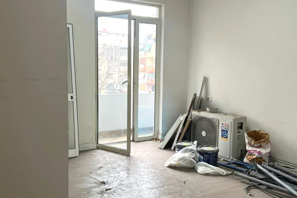 Shtepi me qera 2+1 ne Tirane - 1,000 Euro