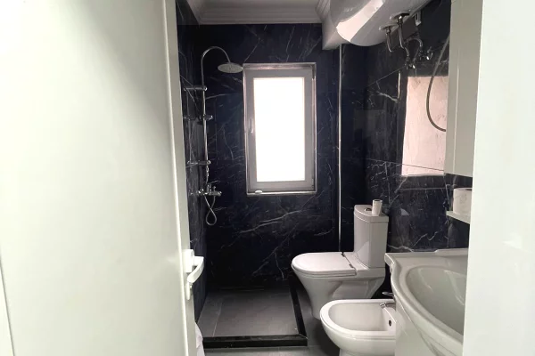 Shtepi me qera 3+1 ne Tirane - 1,100 Euro