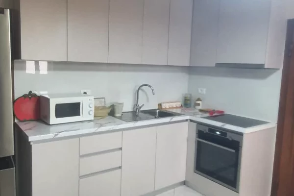 Shtepi me qera 2+1 ne Tirane - 60,000 Leke