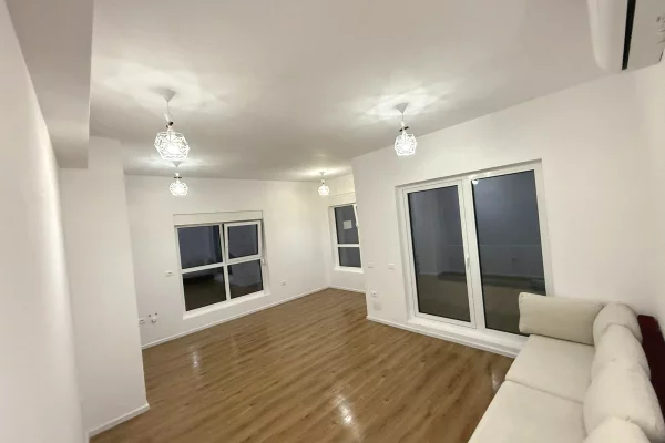 Business Property for Rent 3+1 in Tirana - 40,000 Leke