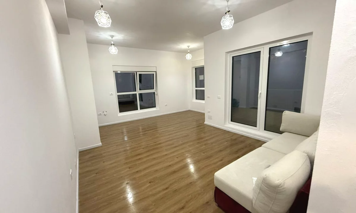 Jepet me qera ambient per zyre tek Kompleksi Kadiu