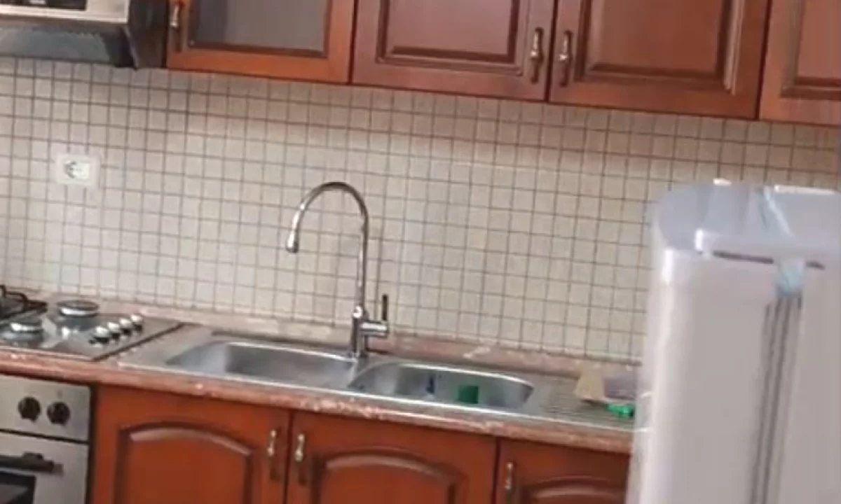 Shtepi me qera Apartament ne Tirane, 2+1, Mobilimi E mobiluar, Pagesa 50,000  Leke.