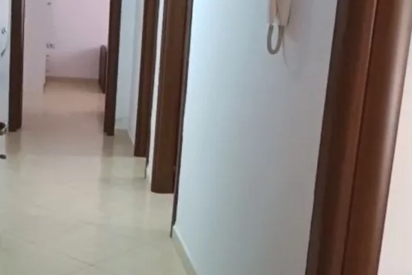 Shtepi me qera Apartament ne Tirane, 2+1, Mobilimi E mobiluar, Pagesa 50,000  Leke.