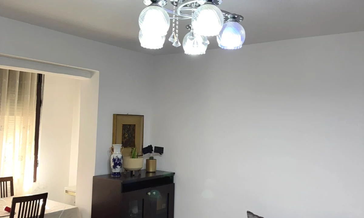 Shtepi me qera Apartament ne Tirane, 2+1, Mobilimi E mobiluar, Pagesa 45,000  Leke.