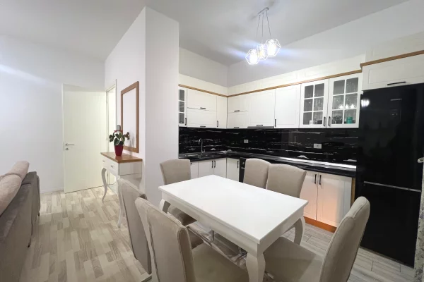 Shtepi me qera Apartament ne Tirane, 3+1, Mobilimi E mobiluar, Pagesa 1,200  Euro.