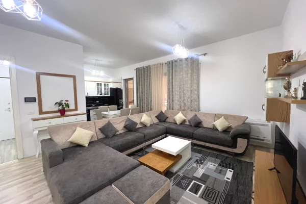 Shtepi me qera Apartament ne Tirane, 3+1, Mobilimi E mobiluar, Pagesa 1,200  Euro.