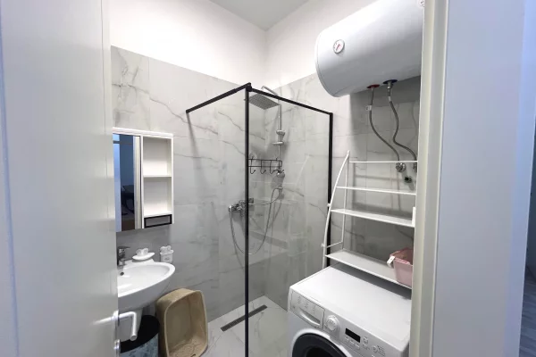 Shtepi me qera Apartament ne Tirane, 3+1, Mobilimi E mobiluar, Pagesa 1,200  Euro.