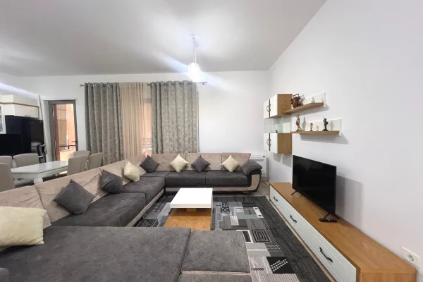 Shtepi me qera 3+1 ne Tirane - 1,200 Euro