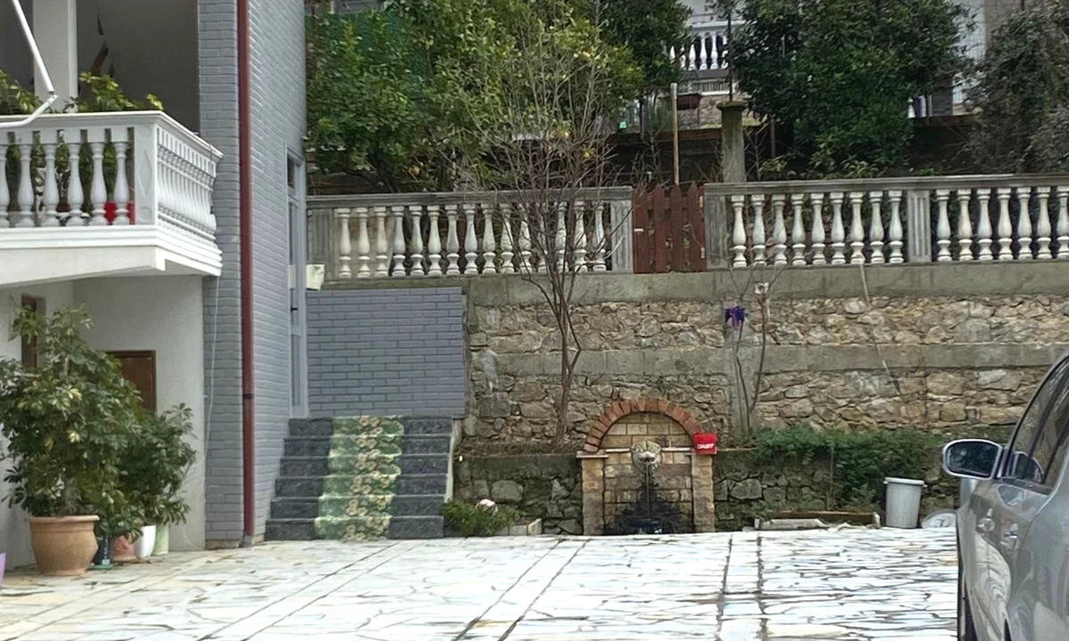 Shtepi me qera Apartament ne Tirane, 2+1, Mobilimi E mobiluar, Pagesa 45,000  Leke.