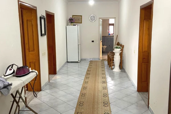Shtepi me qera Apartament ne Tirane, 2+1, Mobilimi E mobiluar, Pagesa 45,000  Leke.
