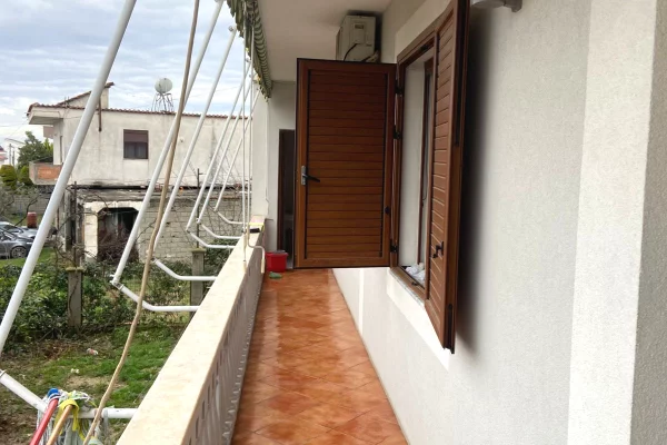 Shtepi me qera Apartament ne Tirane, 2+1, Mobilimi E mobiluar, Pagesa 45,000  Leke.