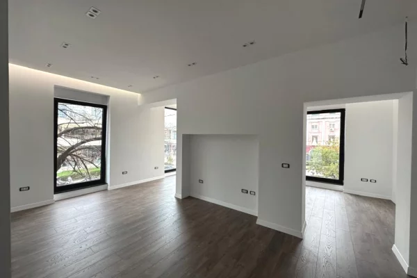 Business Property for Rent 3+1 in Tirana - 1,500 Euro