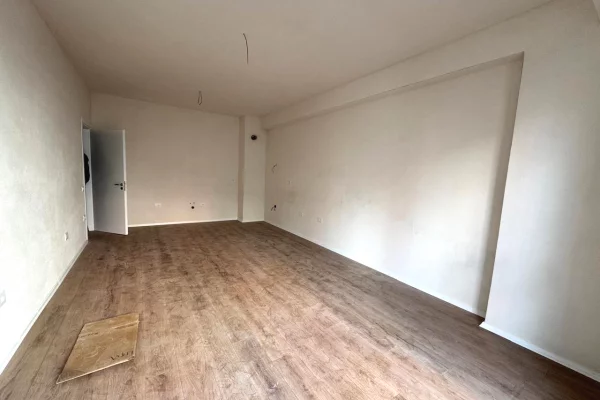 Apartment for rent in Tirana 1+1, Emty
