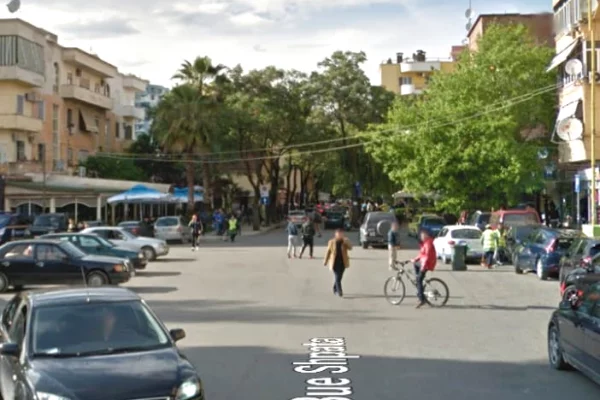 Ambient biznesi ne shitje 2+1 ne Tirane - 650,000 Euro