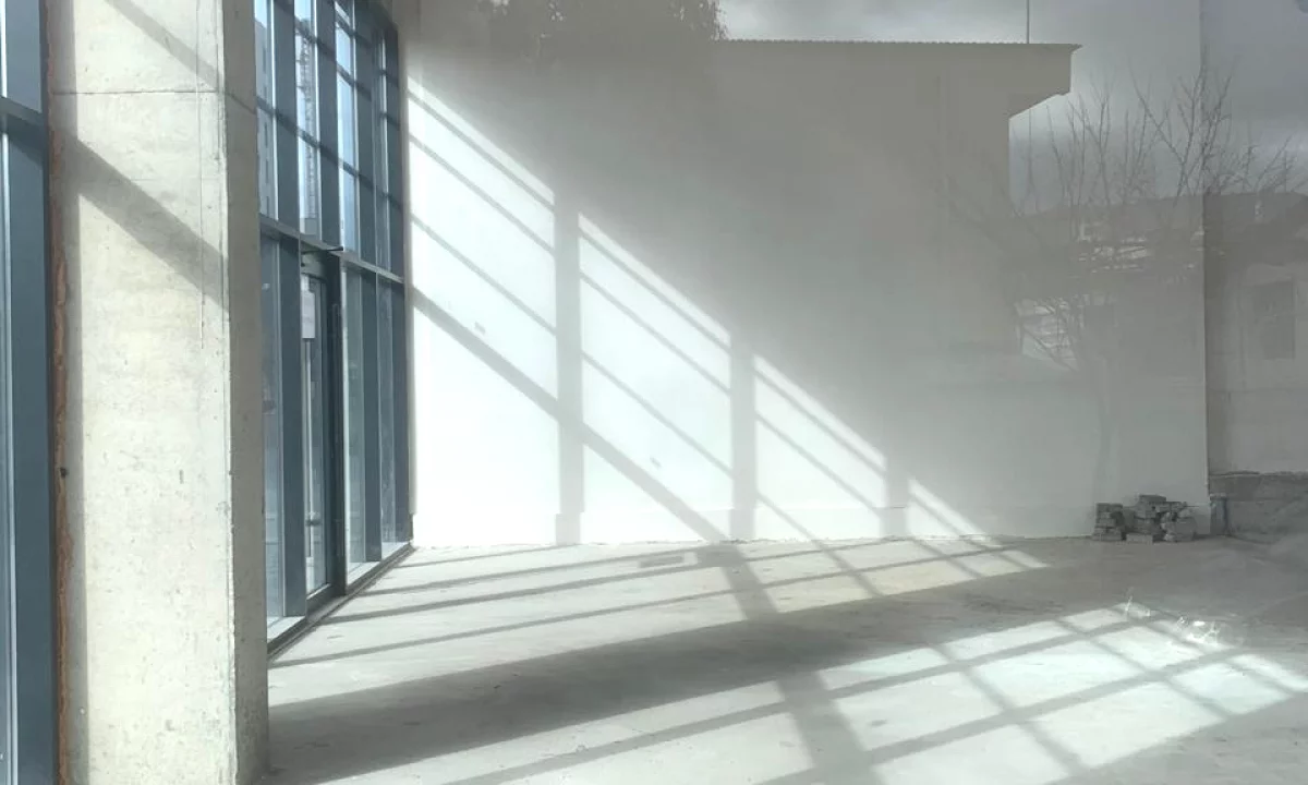 Shitet  dyqan Ne Porcelan/330.000 Euro