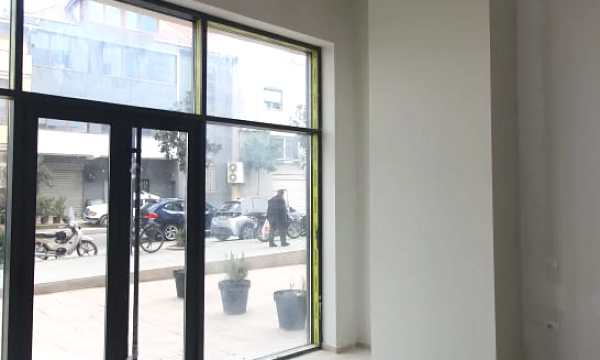 Jepet ambient me qera tek Relux Rezidence