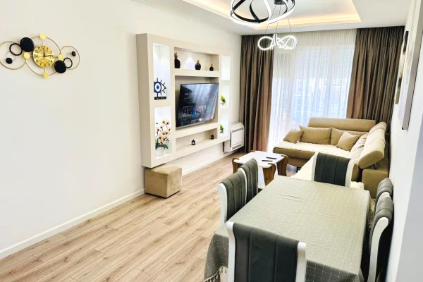 Appartamento in affitto a Tirana 2+1, Arredato