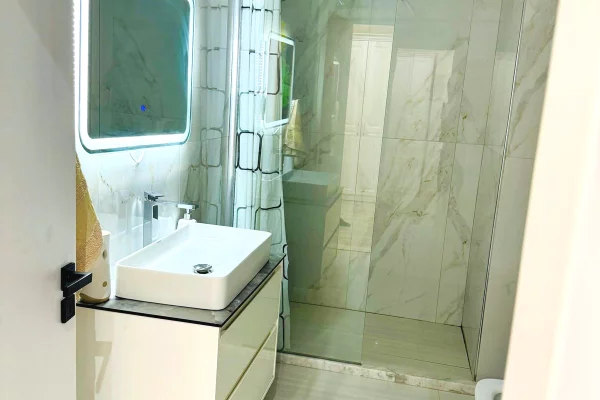 Appartamento in affitto a Tirana 2+1, Arredato