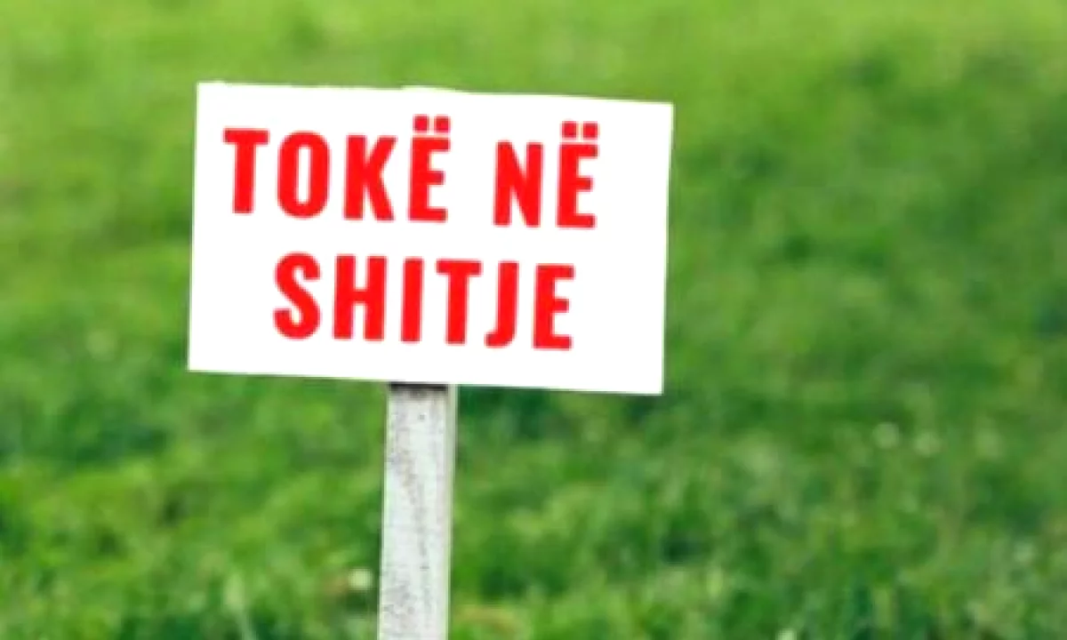 Shitet toke tek Rruga Aeroporti Rinas/250.000Euro