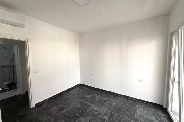 Ambient biznesi me qera 3+1 ne Tirane - 850 Euro