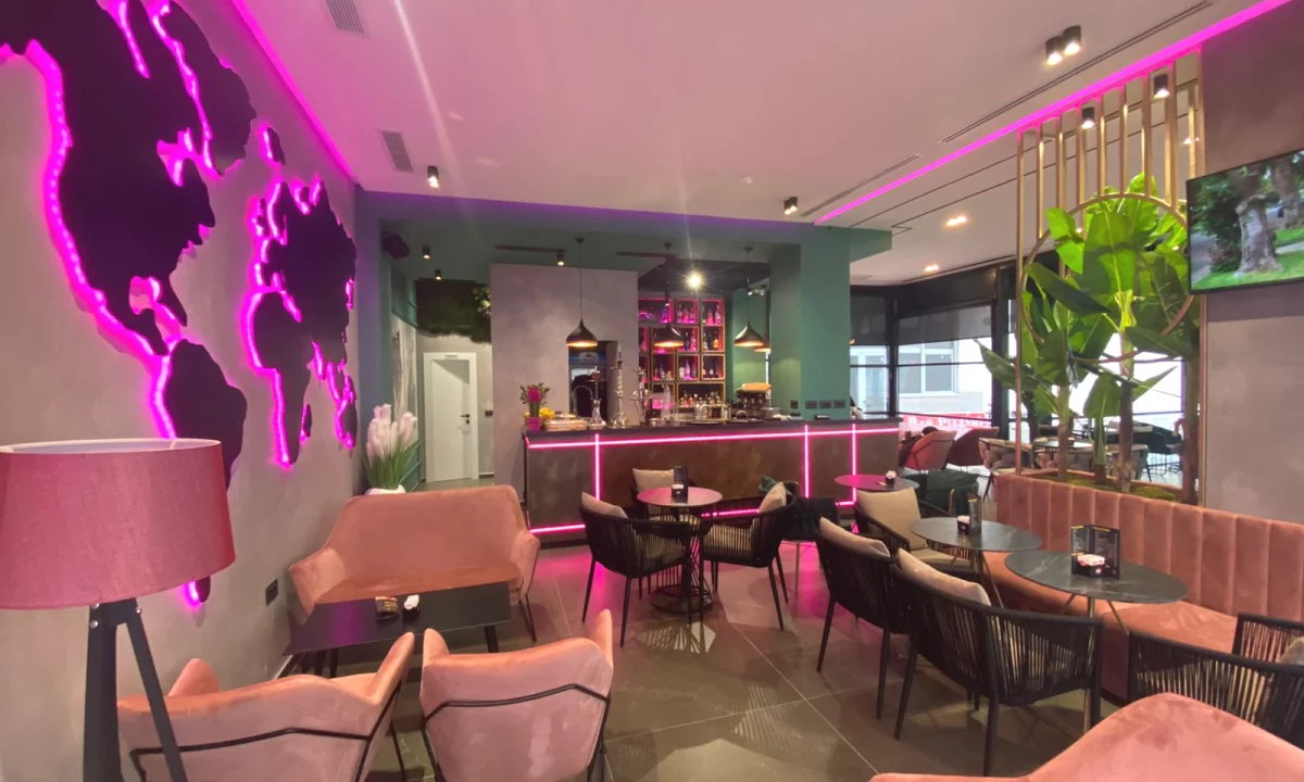 Shitet lokal tek Pallatet e Verdha Kthesa Kamzes