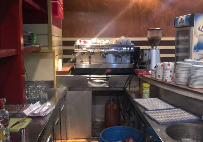 Ambient biznesi me qera 2+1 ne Tirane - 1,200 Euro