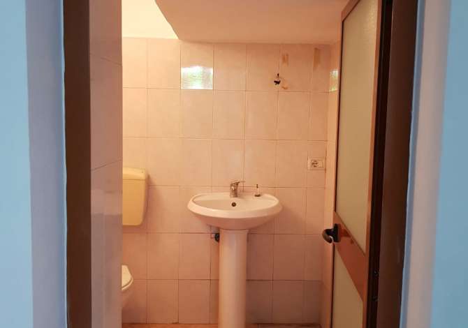 Shitet ambient per biznese tek Ish Ekspozita tek lulishtja, 48.000 euro