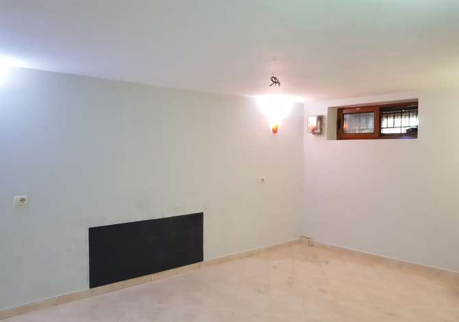 Shitet ambient per biznese tek Ish Ekspozita tek lulishtja, 48.000 euro